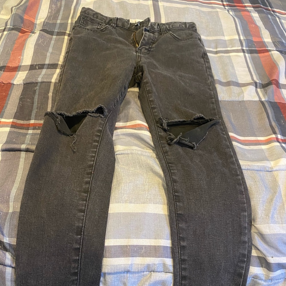 Knee-ripped Black Jeans